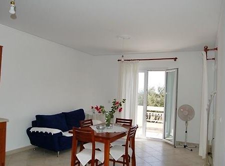 Villa Vourda Marathókampos Room photo